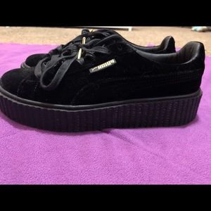 Women’s Velvet Puma Fenty Shoe